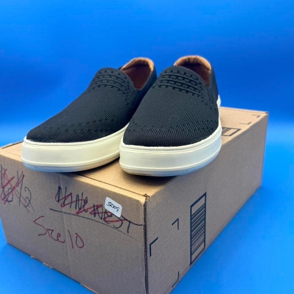 Dearfoams black slip on skate shoes #skateboarding